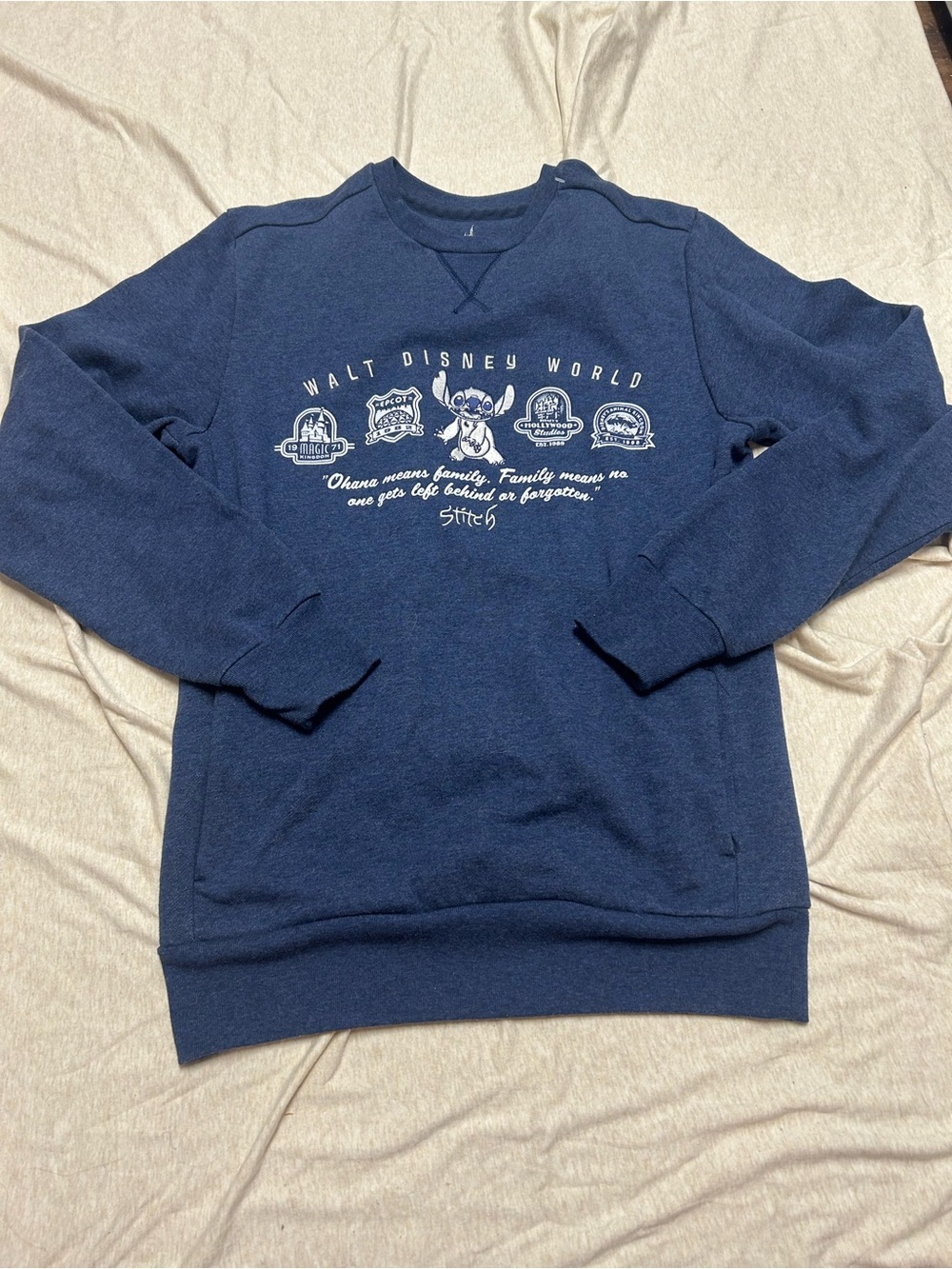 NWOT Walt Disney World Stitch Sweatshirt Park Icons Embroidered Ohana Family